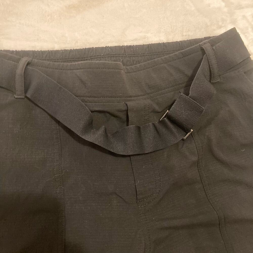 Athleta Trekkie Belted Black Hiking Commute Travel Pants Size 10 - Picture 8 of 14